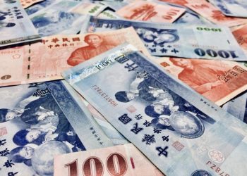 濫用中央補助，宣傳廣告置入大撤幣的藝術節