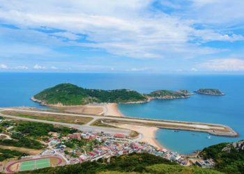 機場擴建與否？可再審慎評估