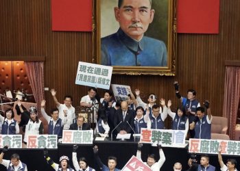 立院激戰！立委陳雪生再出（金句）