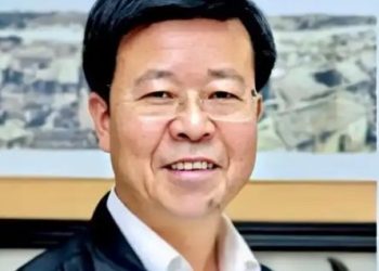 金馬同胞應該好好思考自己的未來，發臭已久的奶嘴早就應該拋遠揚棄了